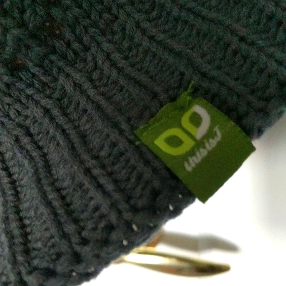 This is j infinity scarf - Picture 4 of 5